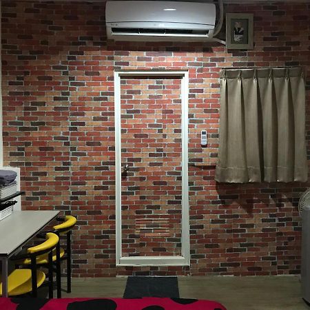Mickey House-Fuxing Appartement Taichung Buitenkant foto