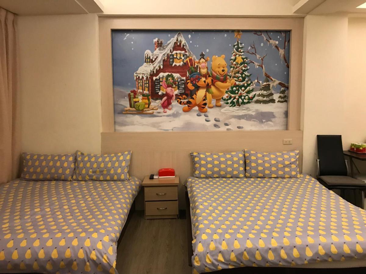 Mickey House-Fuxing Appartement Taichung Buitenkant foto