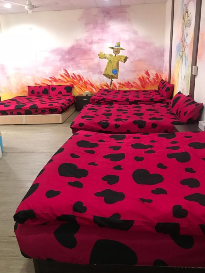 Mickey House-Fuxing Appartement Taichung Buitenkant foto