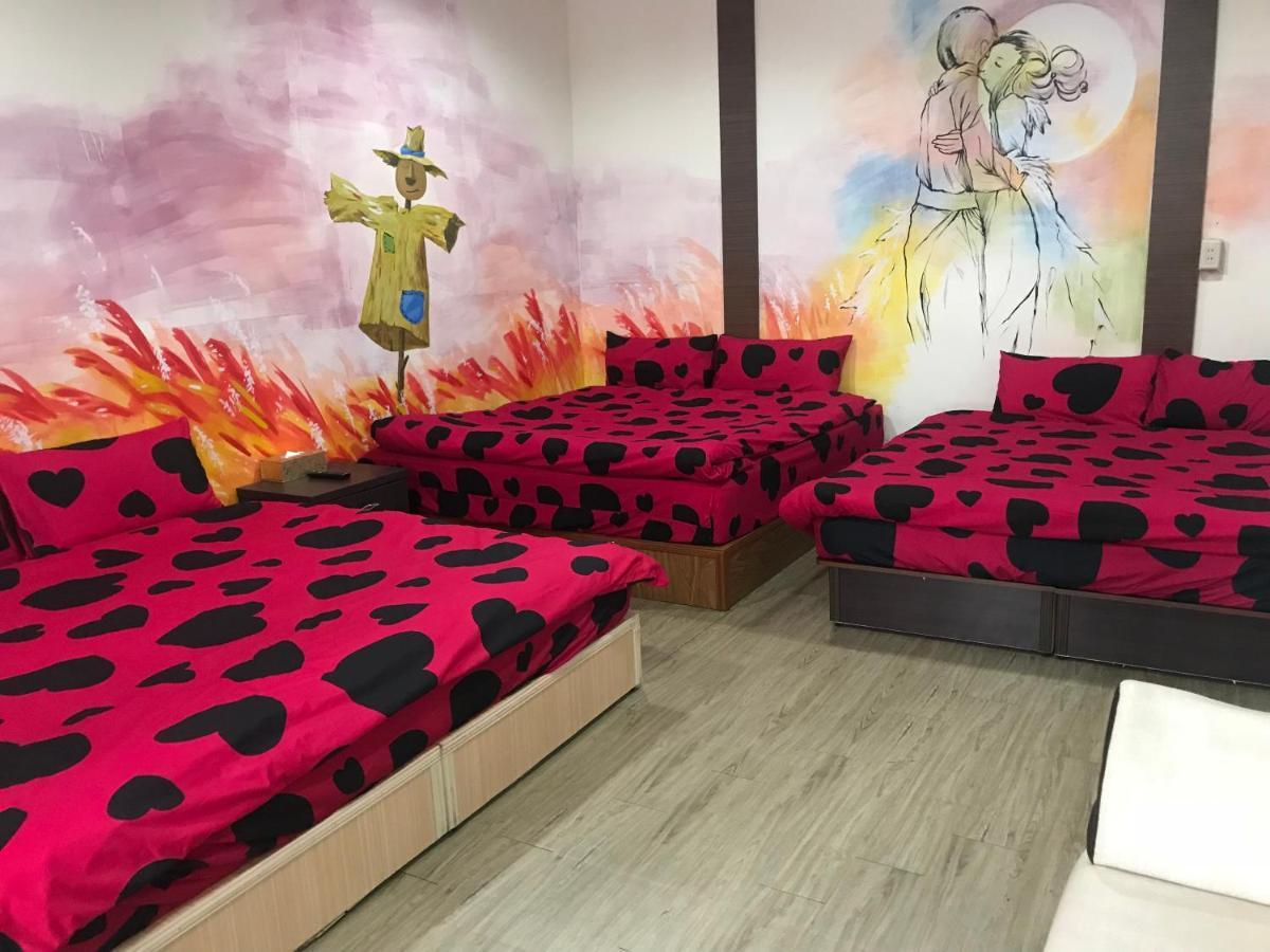 Mickey House-Fuxing Appartement Taichung Buitenkant foto