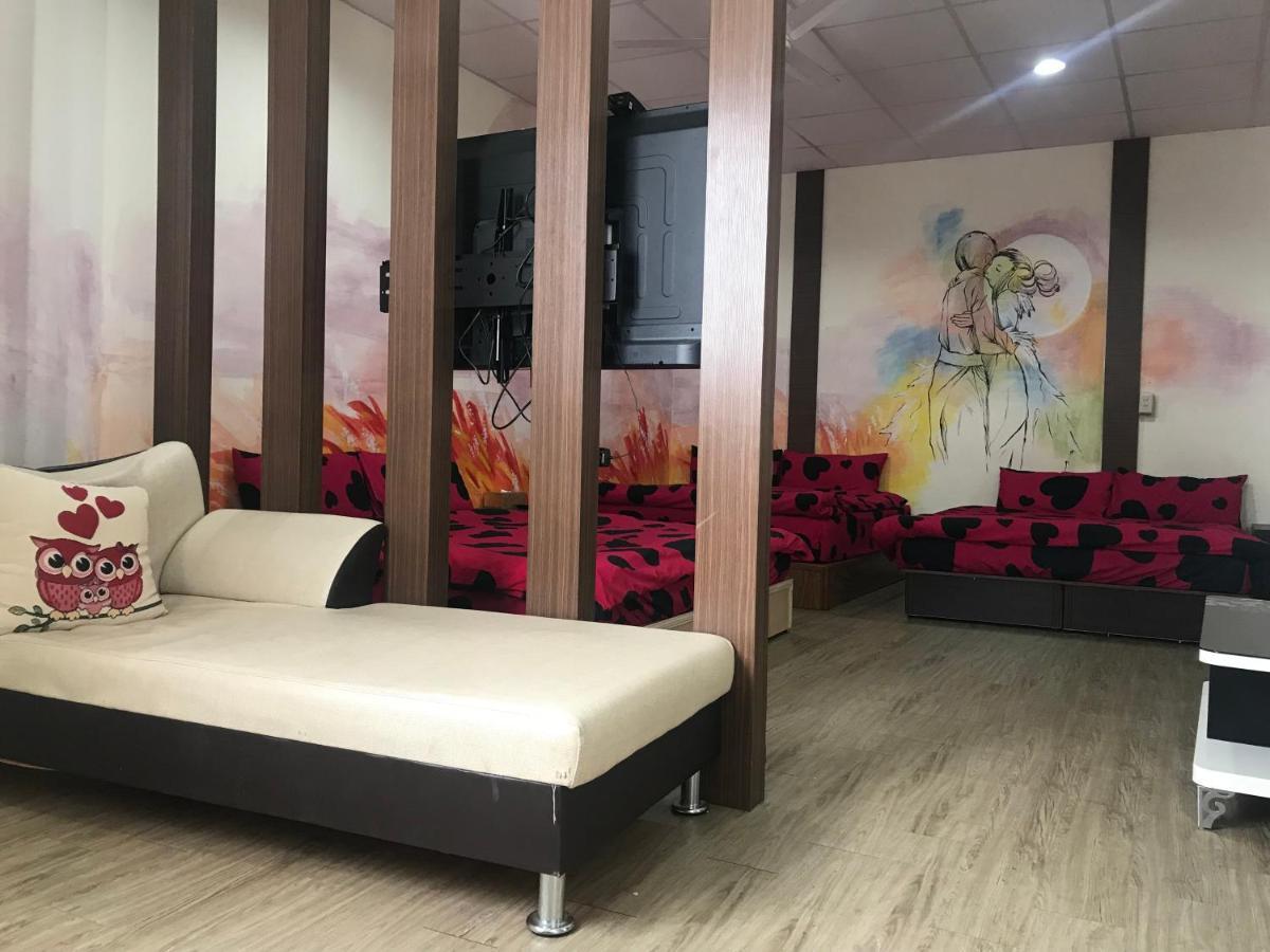 Mickey House-Fuxing Appartement Taichung Buitenkant foto