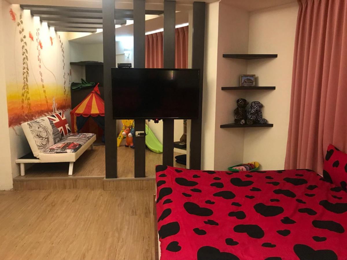 Mickey House-Fuxing Appartement Taichung Buitenkant foto
