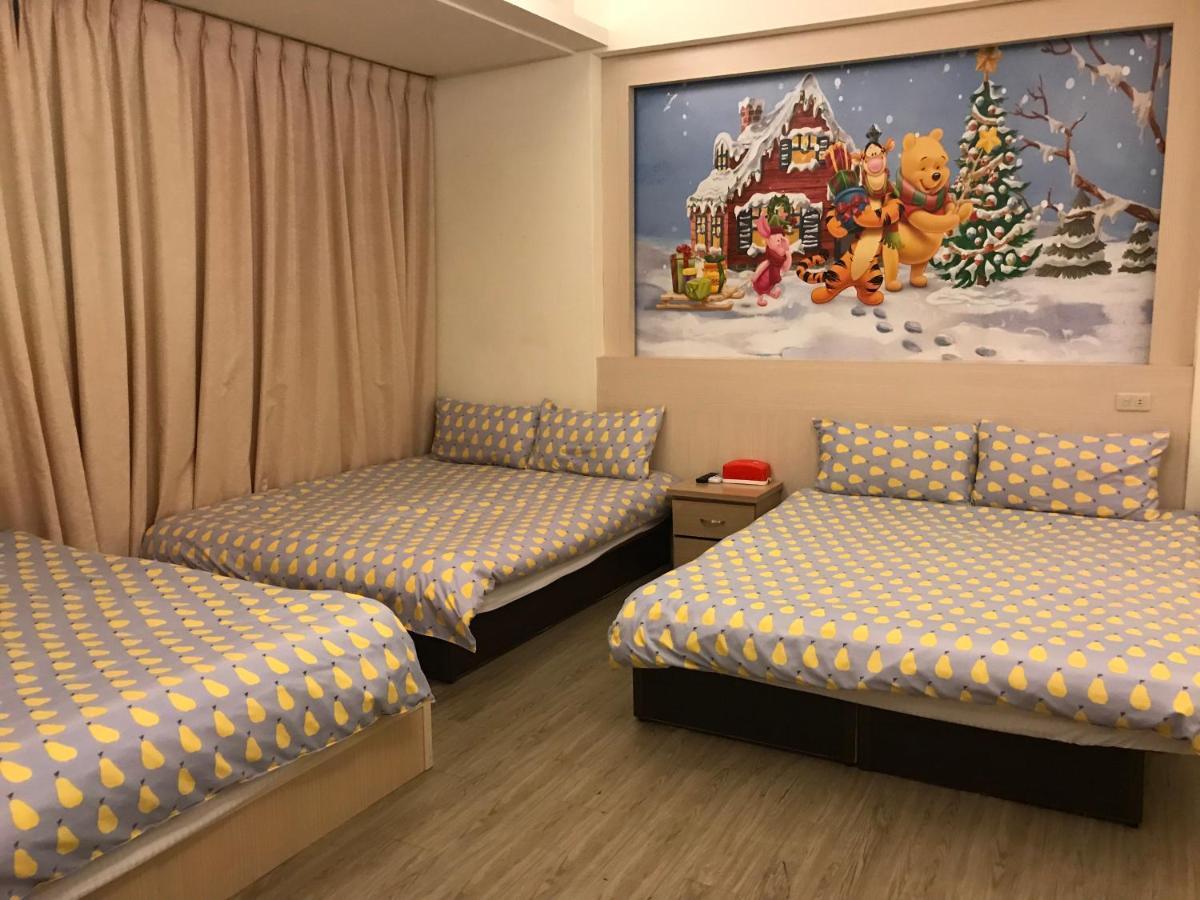 Mickey House-Fuxing Appartement Taichung Buitenkant foto