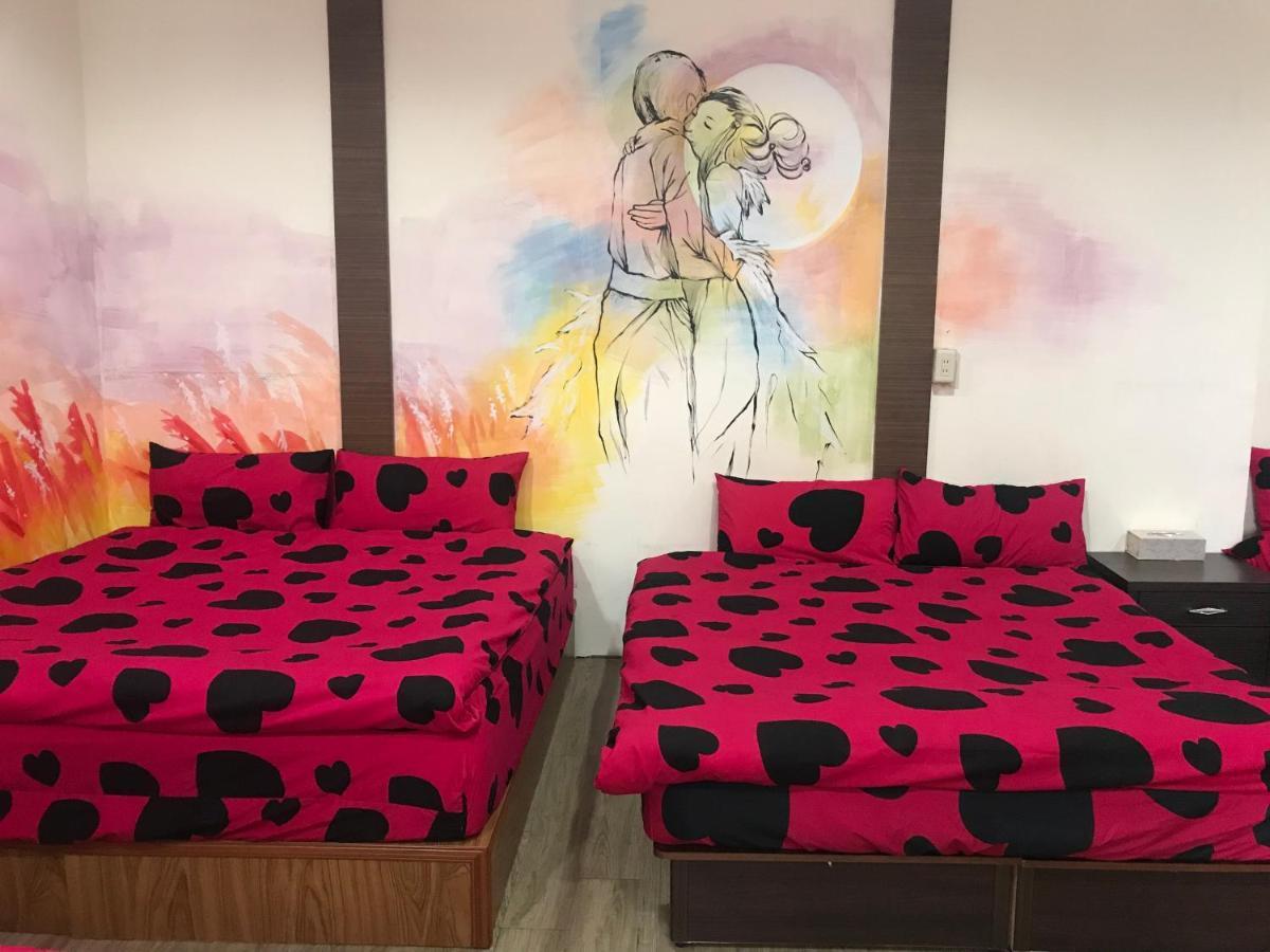 Mickey House-Fuxing Appartement Taichung Buitenkant foto